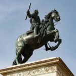 Madrid: Guided tour of the Madrid of the Hapsburgs - Walking Through Plaza de Oriente and the Royal Palace