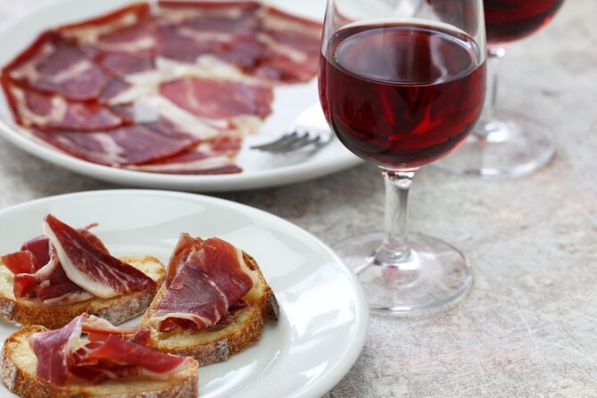 Madrid Highlights Private Tour with Prado Museum & Royal Palace - Exploring the Royal Palace and Its Artistic Treasures