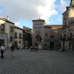Madrid Old Town Walking Tour with Small Group - Plaza Mayor and Puerta del Sol: The Heart of Madrid