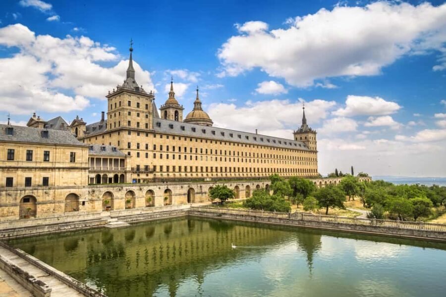 Madrid: Private day tour to El Escorial and Segovia - Pick-up in Madrid and Scenic Drive Through Sierra de Guadarrama