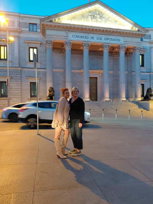 Madrid: The Great Tour of the Christmas Lights with Tuk Tuk Zero. 1h 30min - Madrid’s Most Complete Christmas Route in a Tuk Tuk