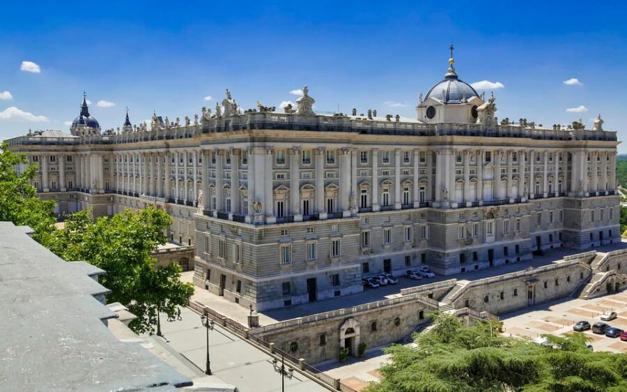 Madrid: VIP Prado Museum & city highlights with Hotel pickup - The Value of a Private Guided Experience in Madrid