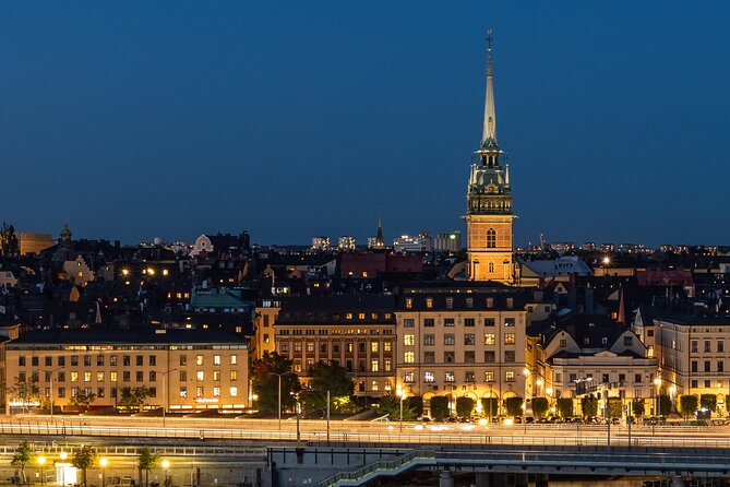 Magical "Stockholm by Night" Photo Walk - Learning to Use Low Light Conditions Effectively