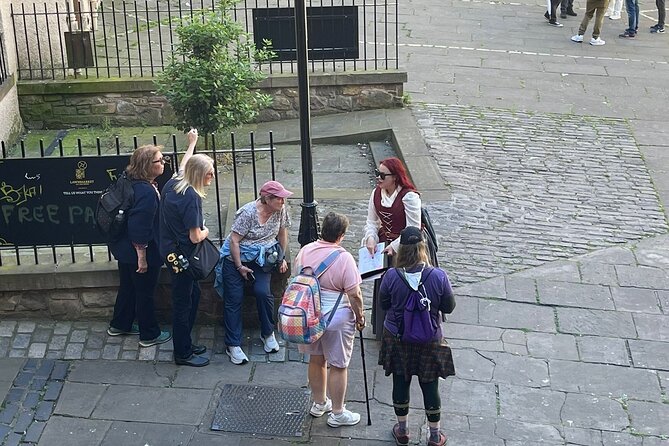 Magical Walking Tour in Edinburgh - Discovering the Cobblestones of the Royal Mile
