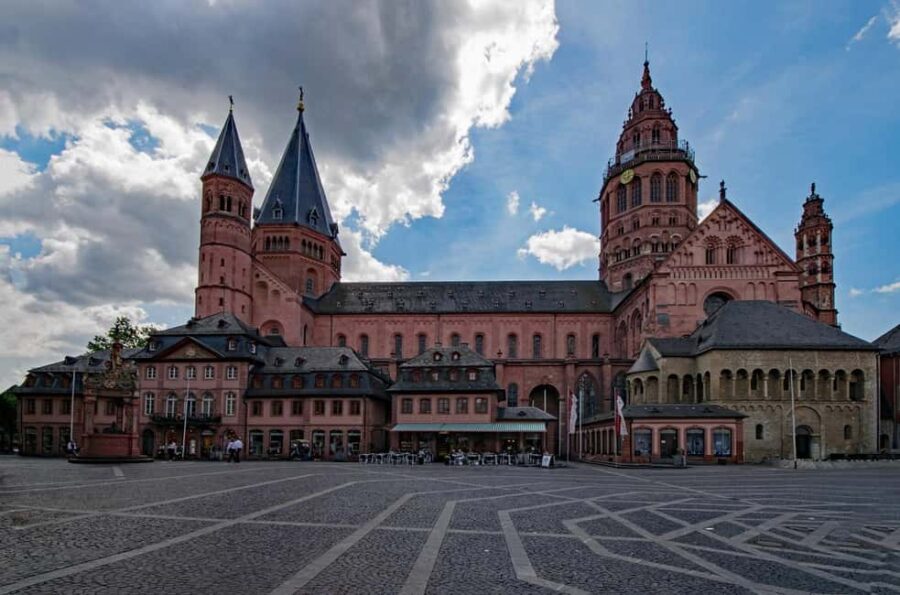 Mainz: Private city tour in a relaxed atmosphere with an insider guide - Discover Mainzs Hot Spots with an Insider Guide
