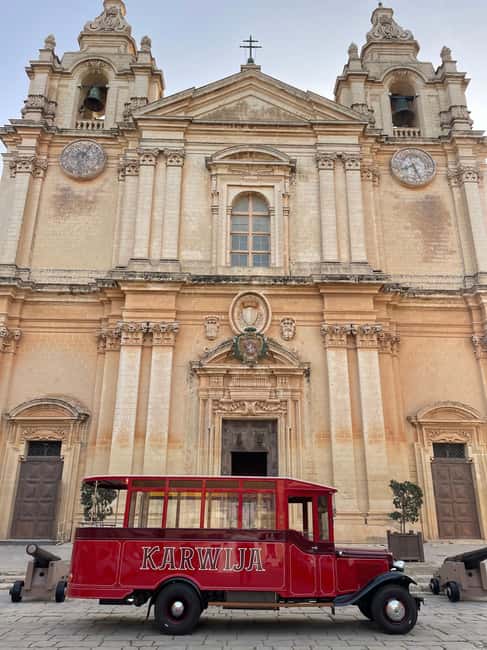 Malta: Private Chauffeur-Driven Vintage Bus - Advantages of a Private Chauffeur-Driven Tour