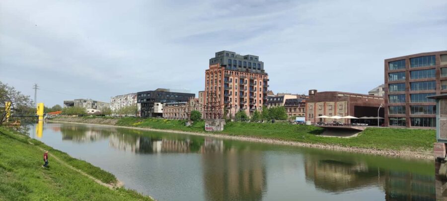 Mannheim, guided walking tour: Pulsating Jungbusch - Starting at the Teufelsbrücke: Easy Access and Clear Meeting Point