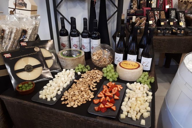 Marbella old town tour with Tapas and Wines - Tasting Olive Oils in Marbella’s Region