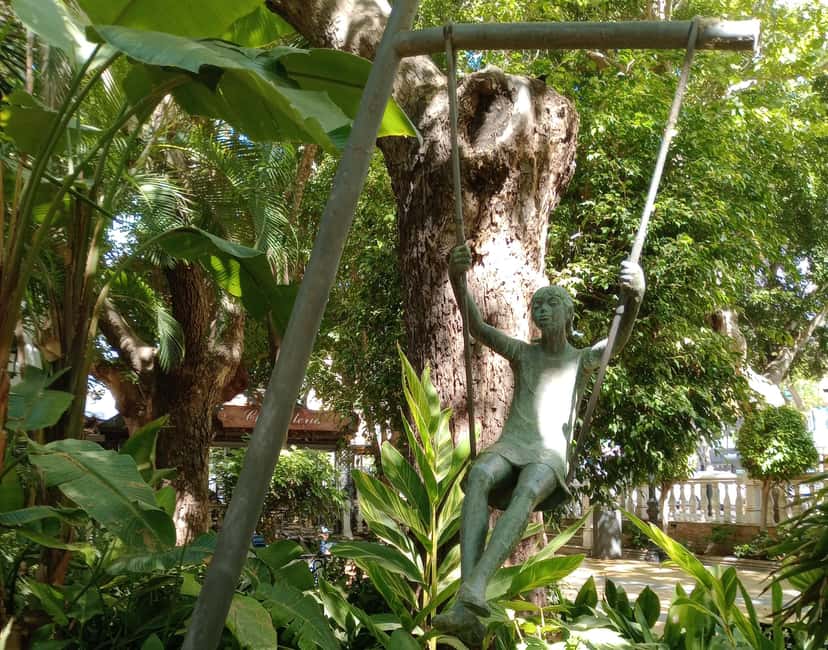 Marbella: Private Tour of the Historic Center - Starting Point at Fuente Virgen del Rocío