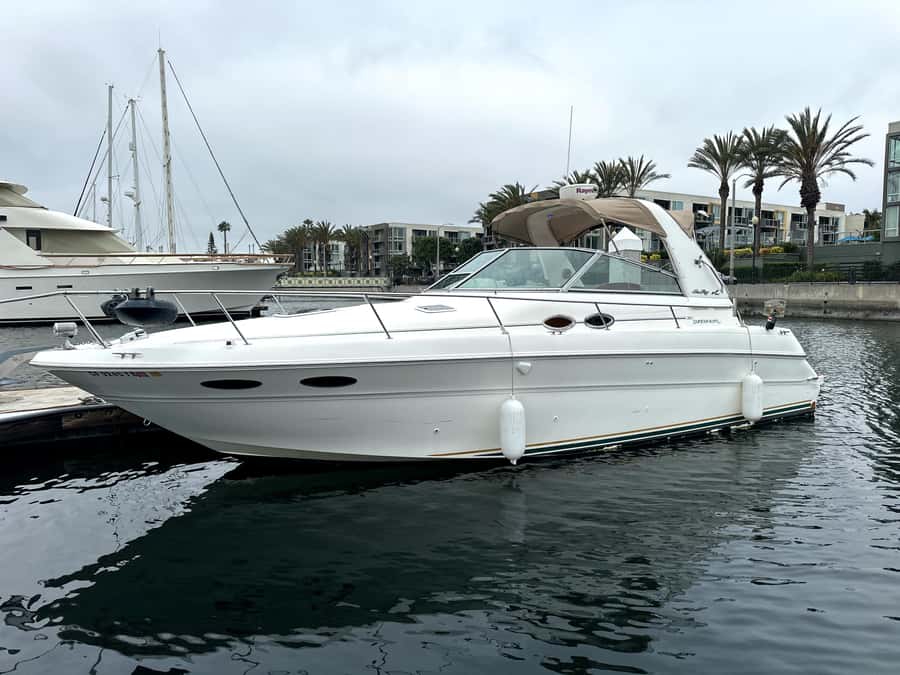 Marina Del Rey: Luxury Yacht Rental with Captain - Marina del Rey: Starting Point for a Scenic Waterway Journey