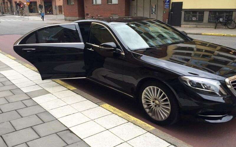 Markham: Luxury Private Car Tours - Luxury Transportation in Markham: A Private Chauffeur Service