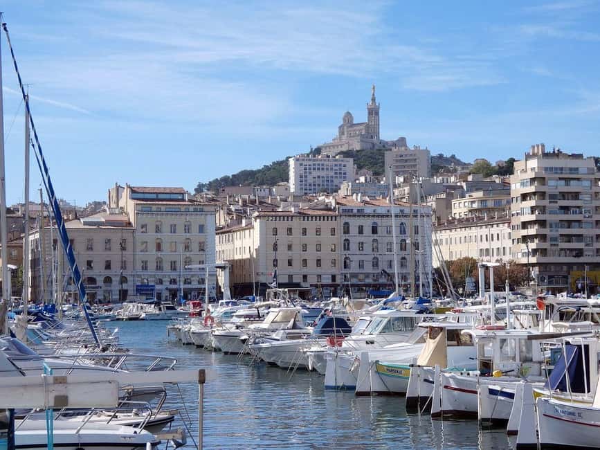 Marseille: Christmas Market Walking Tour - Savor Local Flavors with Supper or Tapas