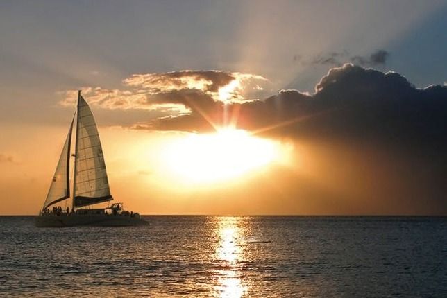 Maui: Ma'alaea Catamaran Sunset Sail with Appetizers - Scenic Highlights: Maui Coastline and Sunset Views