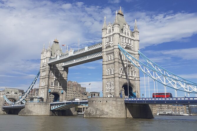 Medieval History Walking Tour from The Tower of London - Discovering the Culinary and Religious Heart of Old London