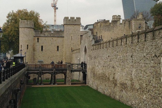 Medieval London: A Self-Guided Audio Tour from Monument to the Tower of London - Iconic Views of The Shard and the South Bank