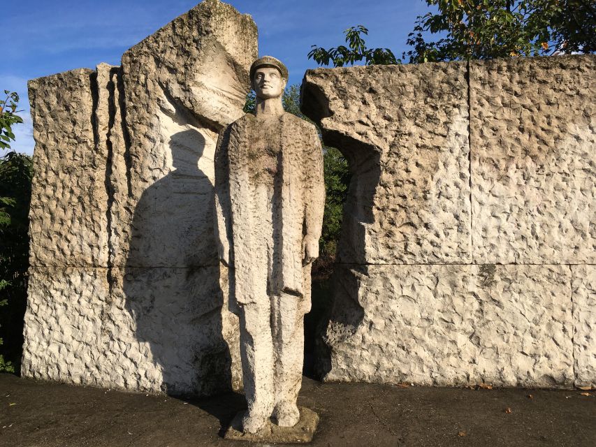 Memento Park: Official Guided Tour with Entry Ticket - How the Tour Starts and Ends at Memento Park