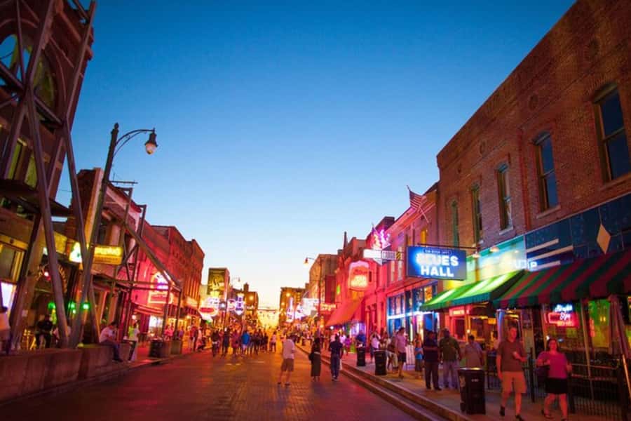 Memphis: Private custom tour with a local guide - How the Tour Connects You with Memphis Locally