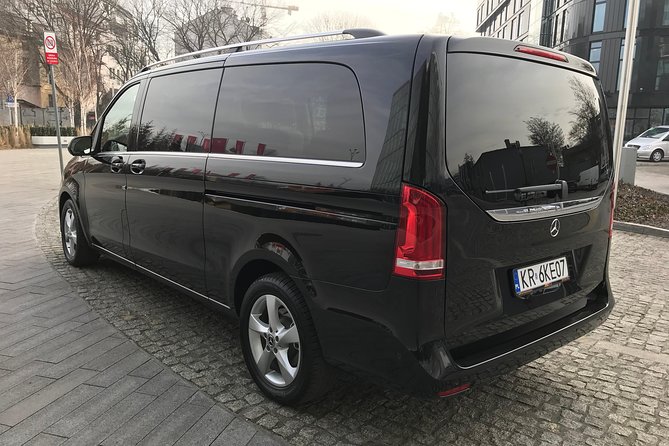 Mercedes V Class VIP minivan Kraków - Meeting Point and Ease of Access in Kraków
