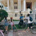 Mérida: Montejo Boulevard and Historic Center bike tour - Starting at Paseo Montejo: Bikes and Meeting Details
