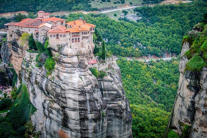 Meteora One Day Tour - Starting Early: Departure from Loutraki at 6:30 am