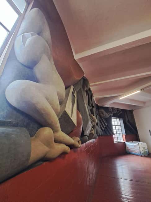 Mexican Muralism Tour: Paint Your Graffiti - Exploring the Contradictions of Mexican Muralism