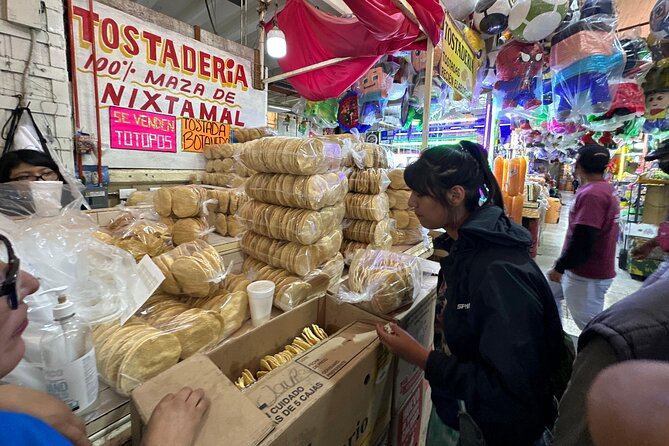 Mexico City : Aztec Cooking Class near Fine Arts - Visiting Mexico City’s Oldest Market for Fresh Vegetables and Spices