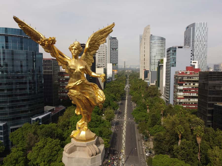 Mexico City: City tour from Chapultepec Park to the Reforma boulevard - From Aztec Relics to Colonial Monuments