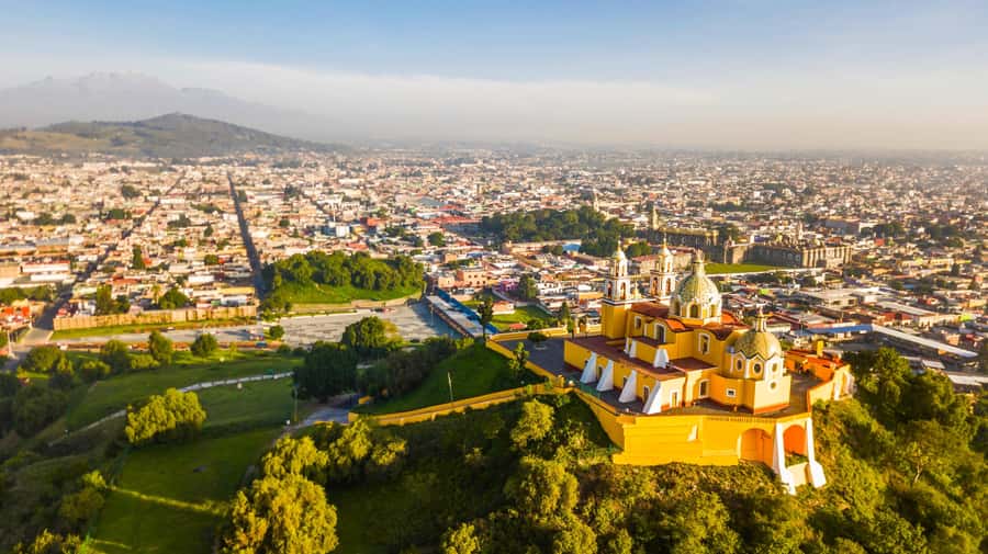 Mexico City: Discover Puebla, Cholula, and Tonantzintla on a city tour - Visiting Santa María Tonantzintla Church’s Vibrant Decor
