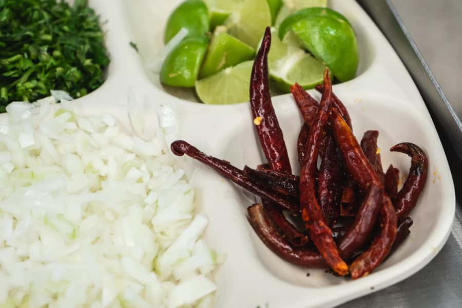 Mexico City: San Juan Market Tour with Food Tastings - Meeting Point and How to Find Your Guide