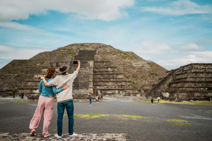 Mexico City: Teotihuacan & Guadalupe Shrine Tour with Lunch - Basilica of Our Lady of Guadalupe: The Heart of Mexican Catholic Faith