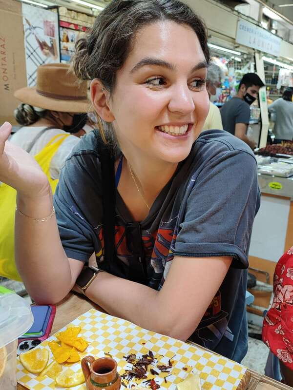 Mexico City: Tequila vs Mezcal - At an Exotic Market's Stall - The Expert Guide and Their Storytelling Style