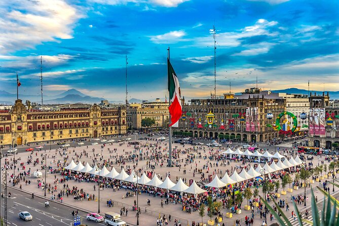 Mexico City Walking Tour with Audioguide on your Smartphone - Exploring the National Palace and the Metropolitan Cathedral