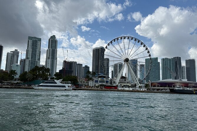 Miami: Bus transfer from Miami to Miami - Miamis Private Bus Service Offers Flexibility and Comfort