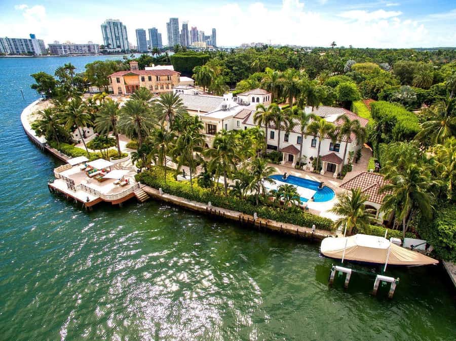 Miami: Celebrity Homes Boat Tour with Guide - Convenient Departure Location at the Marina