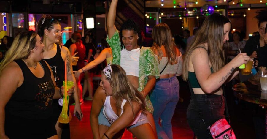 Miami: Guided Bar Crawl with Drinks Discounts and Club Entry - Starting Point in South Beach: Where the Nightlife Begins