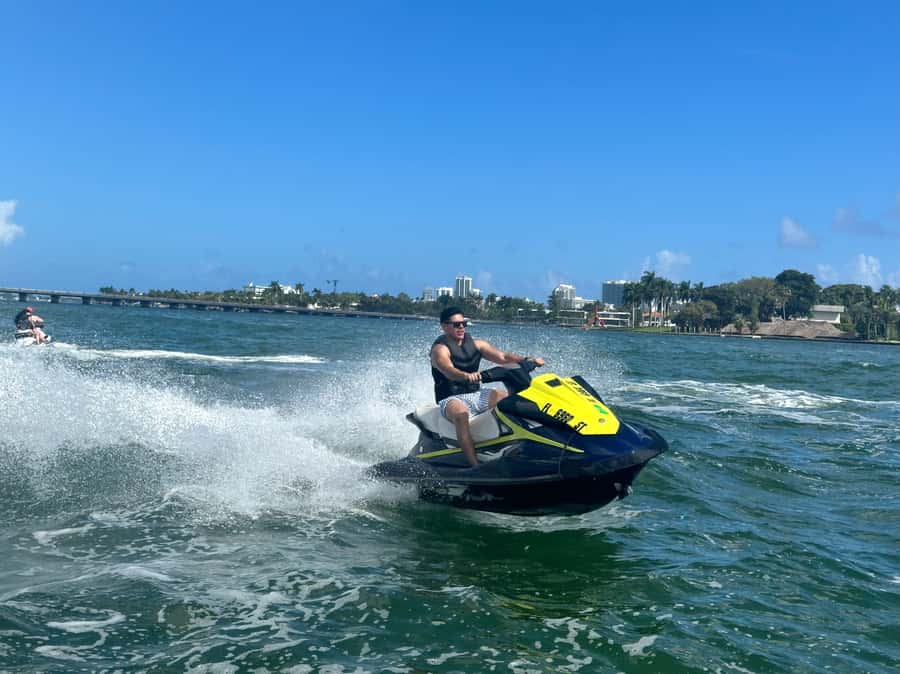 Miami: Jet Ski Adventure with Boat Ride from Downtown - Starting the Tour: Meeting Point and Pickup Process