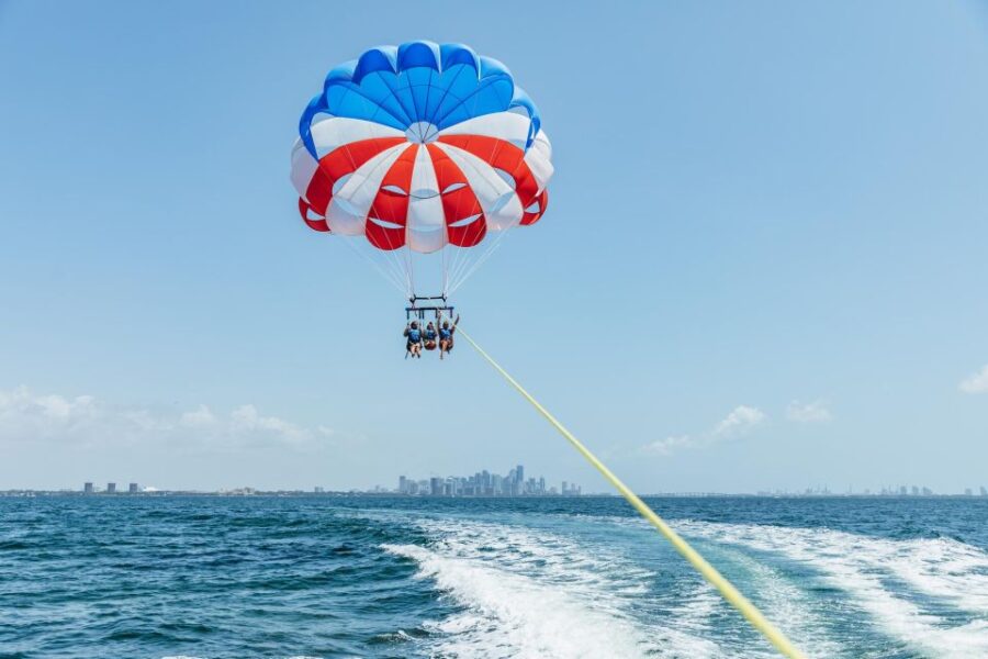 Miami: Parasailing Experience in Biscayne Bay - The Parasailing Flight: Flying 400 Feet Above Biscayne Bay