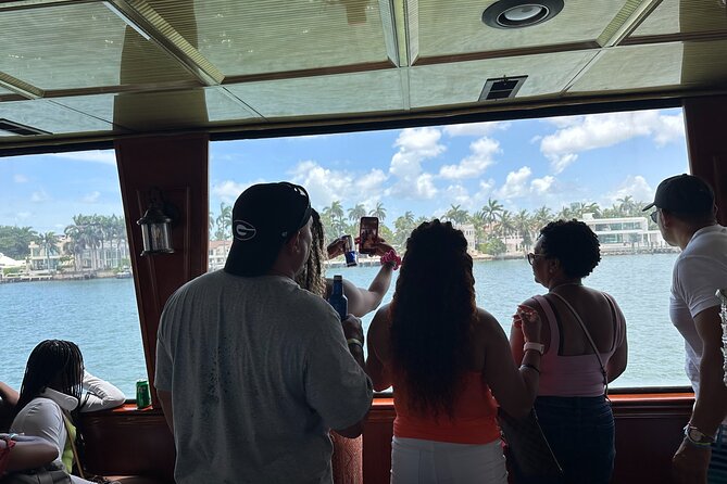 MIAMI: South Beach Cruise Millionaire Homes with Upgrade Options - Exploring Miamis Millionaire Homes from the Water