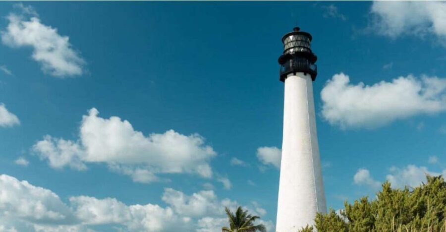 Miami: Visit to the Lighthouse - Key Biscayne - Brickell - Exploring Bill Baggs Cape Florida in Key Biscayne