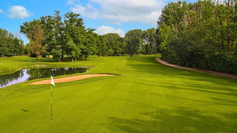Milan: Play golf at Le Rovedine Golf Club - Discover Le Rovedine Golf Club: Milan’s Iconic Course
