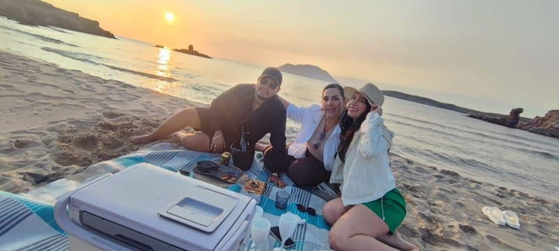 Milos: Luxury Sunset Jeep Safari with Picnic - Exploring Sarakiniko’s Unique Lunar Landscape