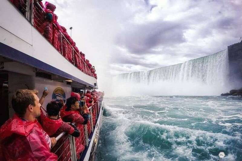 Mississauga: Niagara Falls Day Tours with Boat and Lunch - Scenic Drive Along Niagara Falls and Surrounding Parks