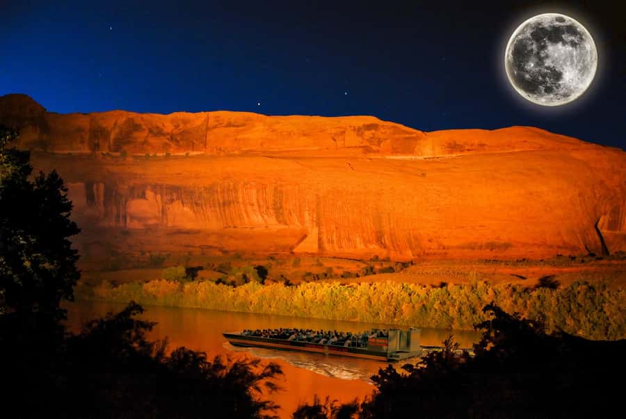 Moab: Colorado River Dinner Cruise with Music and Light Show - Enjoying the Calm Colorado River on a Flat-Bottomed Boat