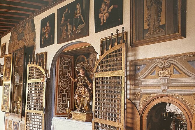 Monastery Royal Barefoot Visit with entrance without waiting for queues - Artworks and Architectural Details Inside the Monastery