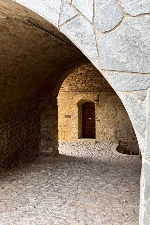 Monforte d'Alba: walking tour - Exploring Piazza Umberto I, the Heart of Monforte