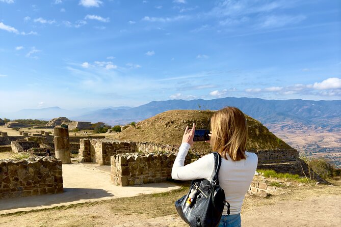 Monte Alban Mitla and More Tour of Oaxaca - Visiting the Oldest Tree in Mexico at El Tule