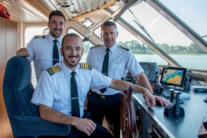 Montreal History Guided Sightseeing Cruise - Starting Out at Alexandra Pier in Montreal