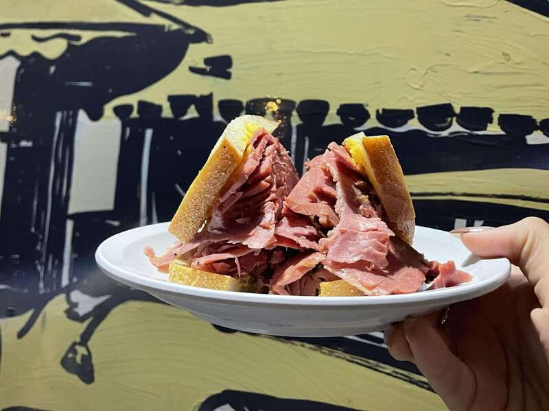 Montréal: Mile End Foodie Tour with Tasting - Tasting Montreal’s Beloved Poutine and Hand-Rolled Bagels