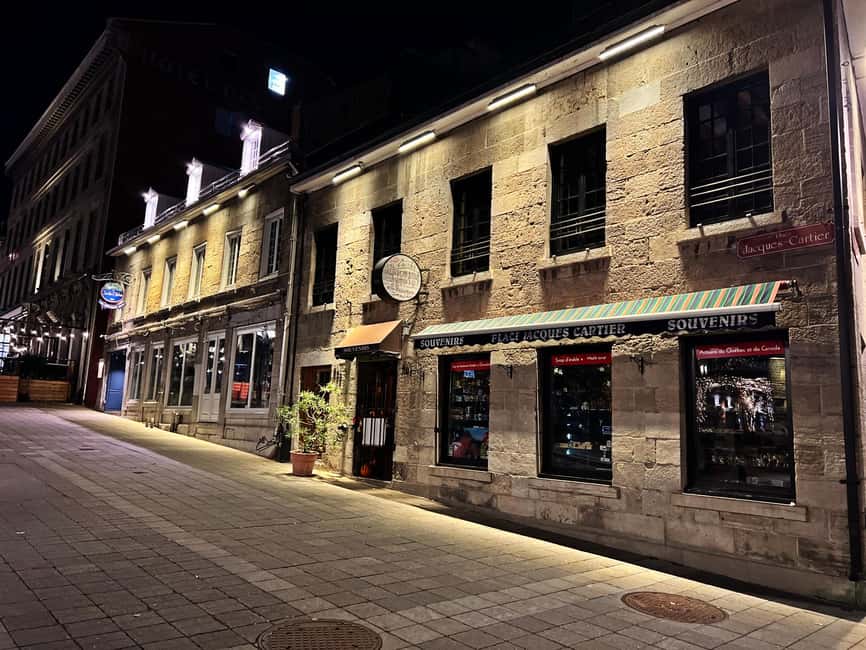 Montreal: Private Tailored Night Walk for Layover Travelers - Starting Point at the Montreal Museum of Fine Arts