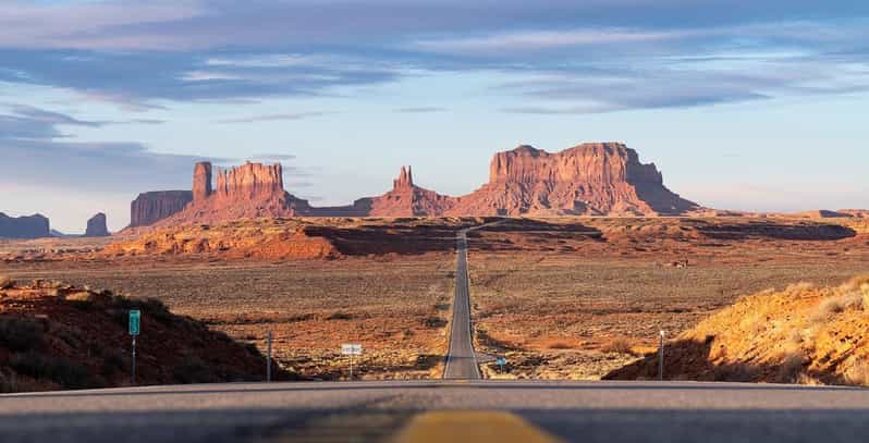 Monument Valley: Cultural Tour with Dinner and Entertainment - Starting at the Welcome Center and Meeting Your Navajo Guide